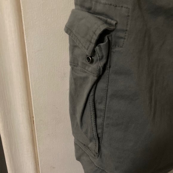 Old Navy cargo shorts - Picture 4 of 6
